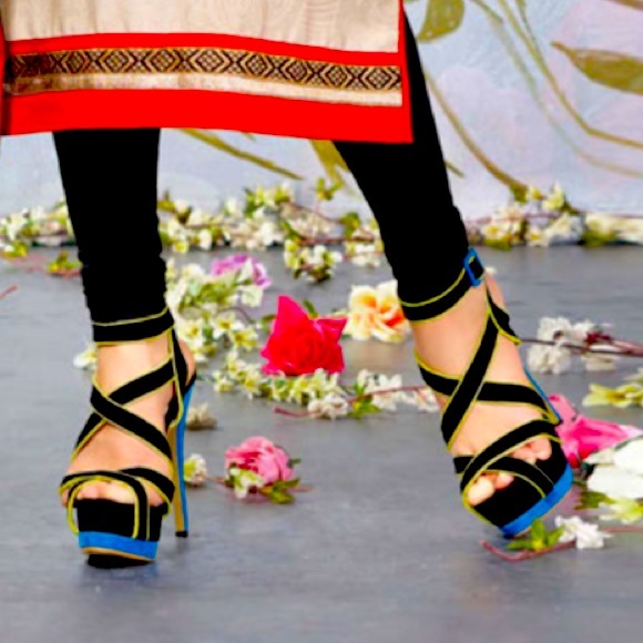 Jessica Simpson Evangela Suede Heels - Picture 8 of 17